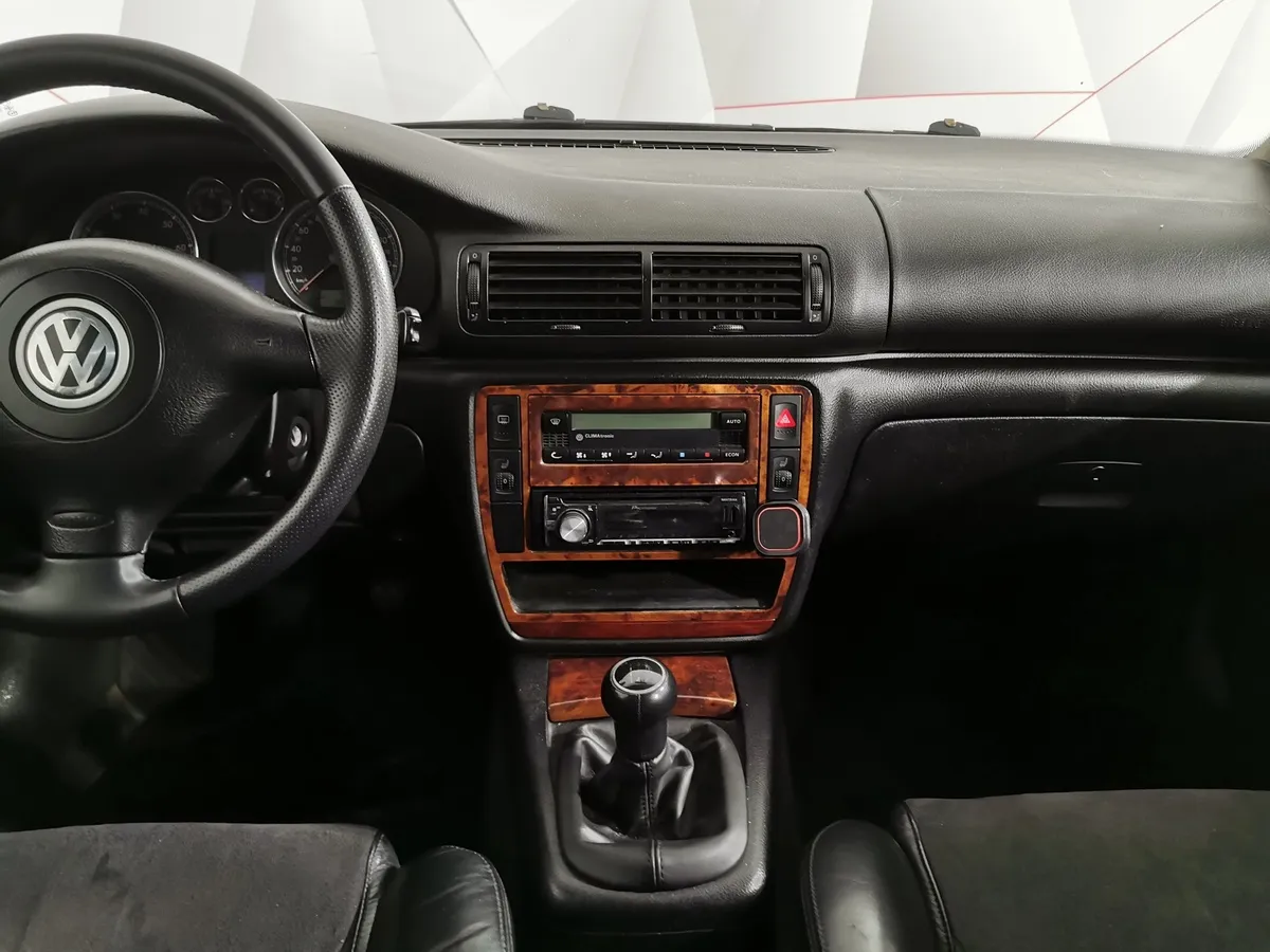 Volkswagen Passat 1.8 T MT (150 л.с.) Серебристый в АВИЛОН. Слайд №15