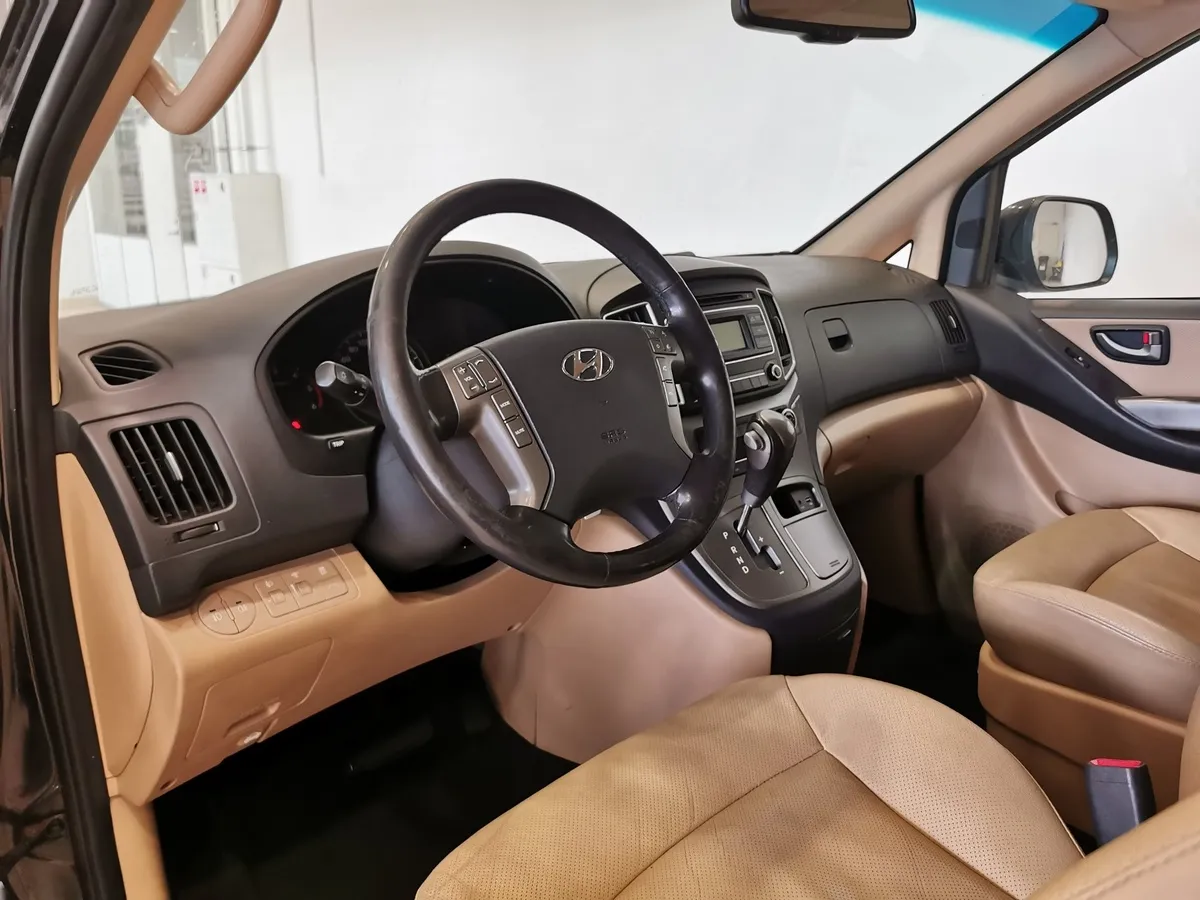 Hyundai H-1 2.5 TD AT (99 л.с.) Черный в АВИЛОН. Слайд №19