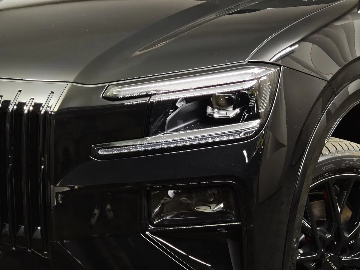 Zeekr 8X 2.0h AT 4WD (898 л.с.) Ultra+ Черный в АВИЛОН. Слайд №10