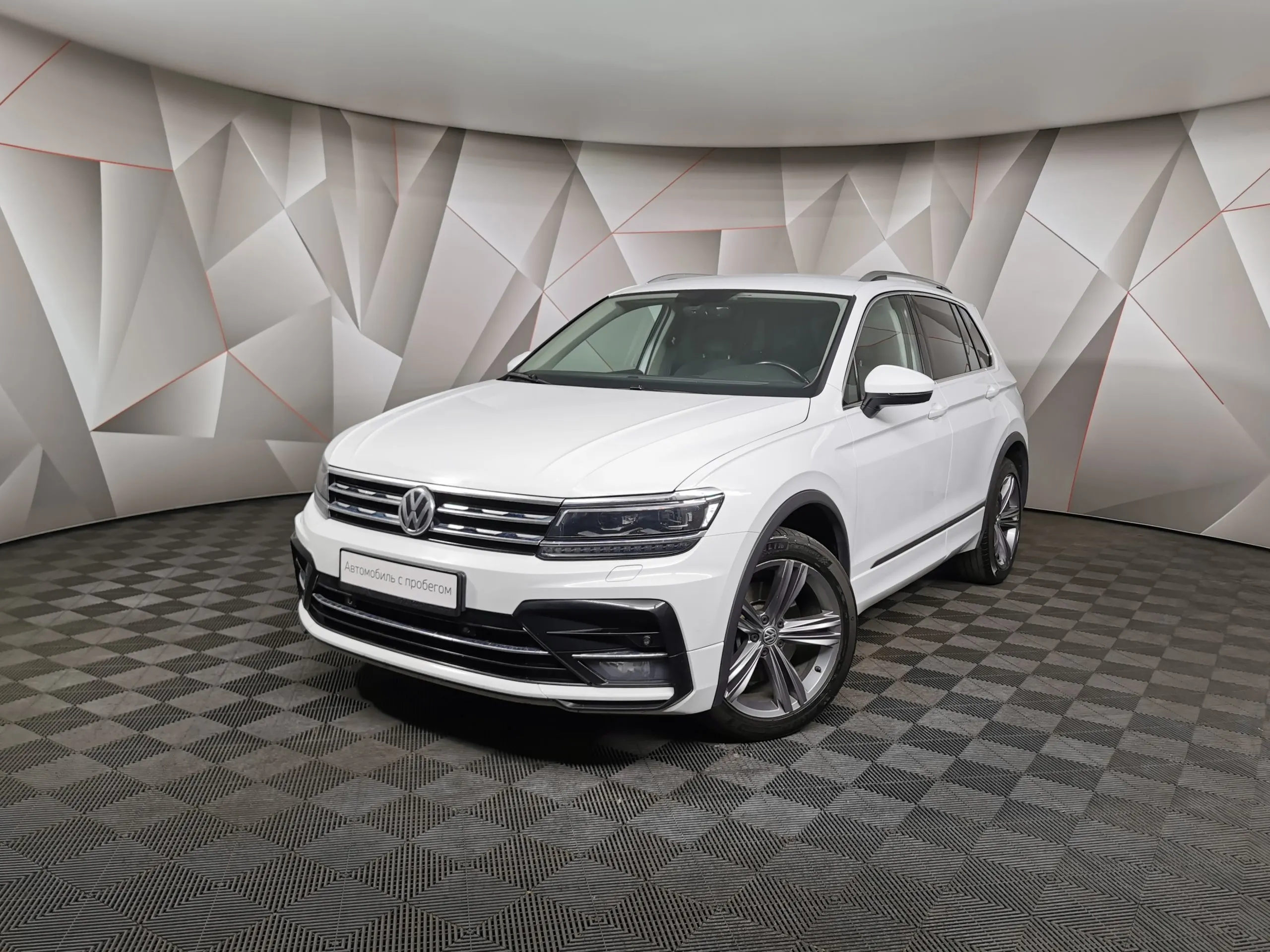 Volkswagen Tiguan 2.0 TSI 4Motion DSG (220 л.с.) Sportline Белый в Москве №  ТИ-UY41571. Купить Volkswagen Tiguan II Робот Бензиновый с пробегом 155276  км. Цена 3162500