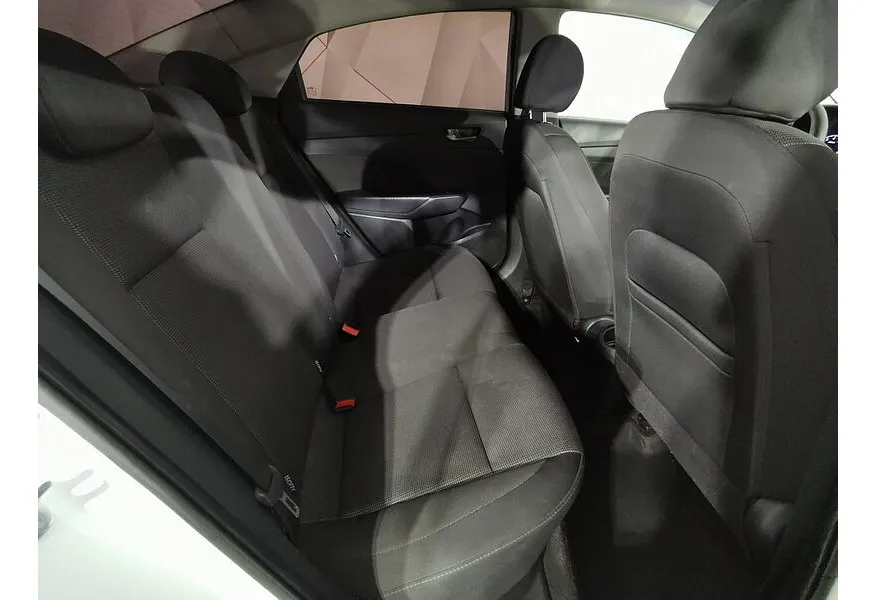 АВИЛОН - Hyundai Solaris 1.6 AT (123 л.с.) Active Plus Белый - slide 10
