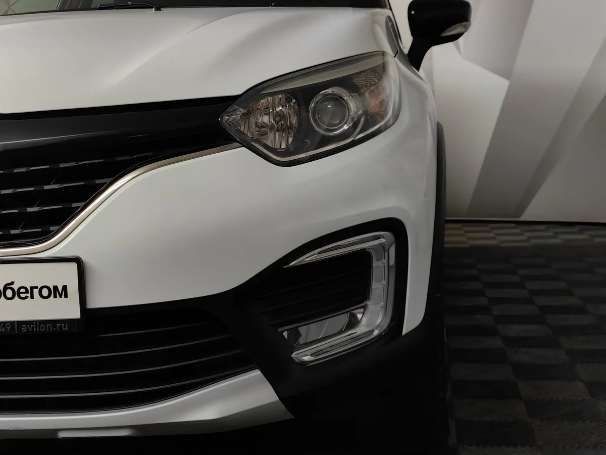 Renault Kaptur 2.0 AT AWD (143 л.с.) Белый в АВИЛОН. Слайд №10