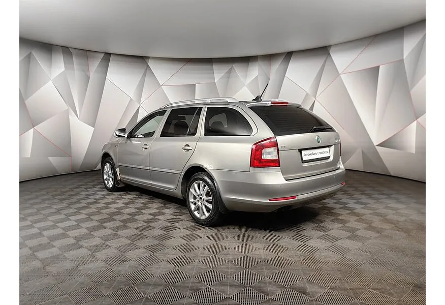 Skoda Octavia 2.0 TDI DSG (140 л.с.) Серый в АВИЛОН. Слайд №3