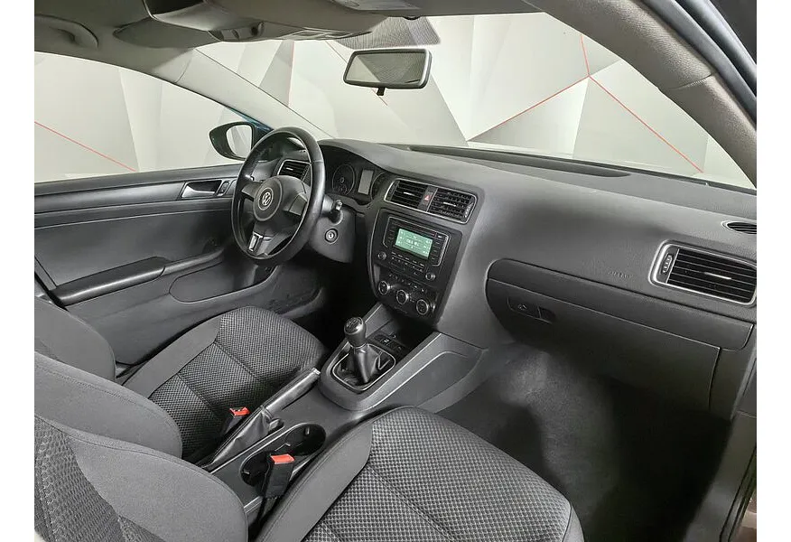 Volkswagen Jetta 1.6 MPI MT (105 л.с.) Comfortline Коричневый в АВИЛОН. Слайд №12 Volkswagen Jetta 1.6 MPI MT (105 л.с.) Comfortline Коричневый в АВИЛОН. Слайд №12