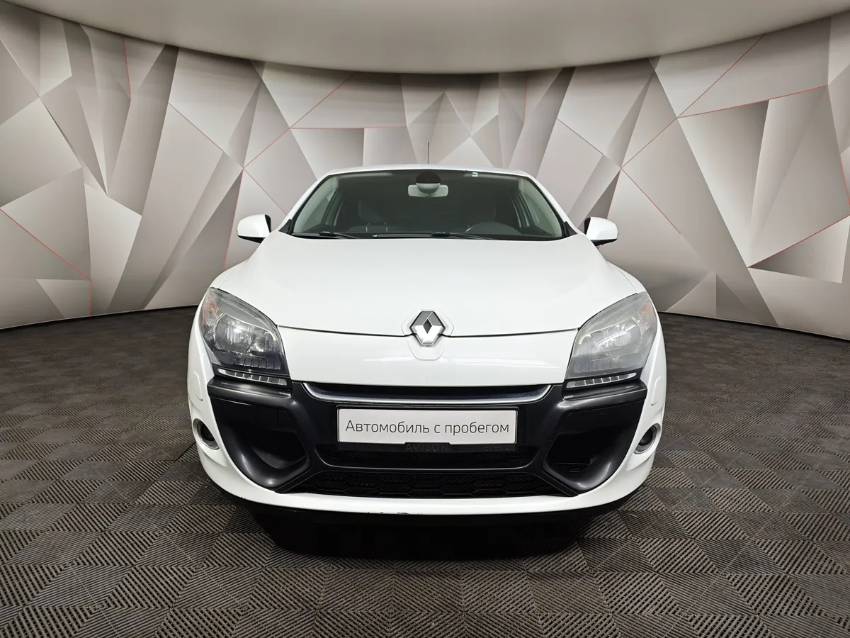 Renault Megane 2.0 CVT (138 л.с.) Белый в АВИЛОН. Слайд №7