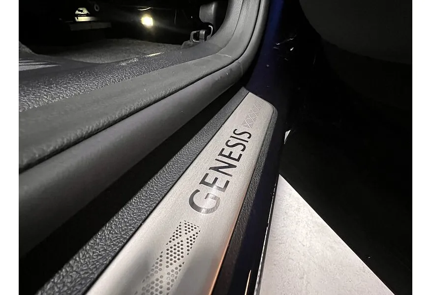Genesis GV80 2.5 T-GDI 8AT 4WD (249 л.с.) Синий в АВИЛОН. Слайд №10 Genesis GV80 2.5 T-GDI 8AT 4WD (249 л.с.) Синий в АВИЛОН. Слайд №10