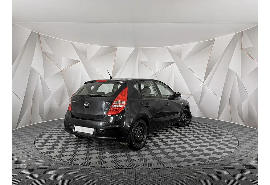 Hyundai i30 1.5 AT (110 л.с.) Elegance Черный в АВИЛОН. Слайд №2