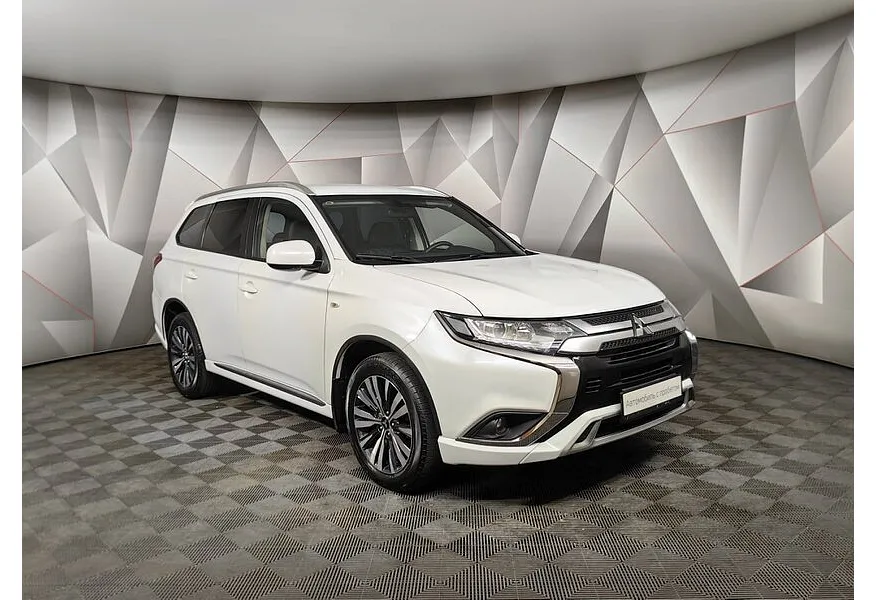 Mitsubishi Outlander 2.0 CVT (146 л.с.) Invite Белый в АВИЛОН. Слайд №3