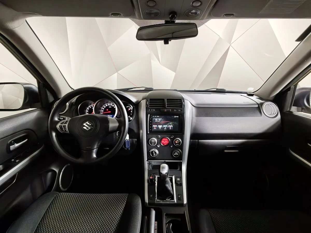 Suzuki Grand Vitara 2.4 AT (169 л.с.) Бежевый в АВИЛОН. Слайд №14