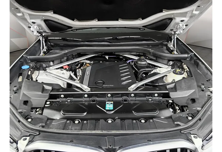 BMW X6 xDrive40d (340 л.с.) M Sport Pro Белый в АВИЛОН. Слайд №9