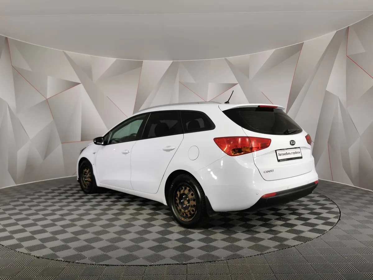 Kia Ceed 1.6 AT (129 л.с.) Luxe Белый в АВИЛОН. Слайд №4
