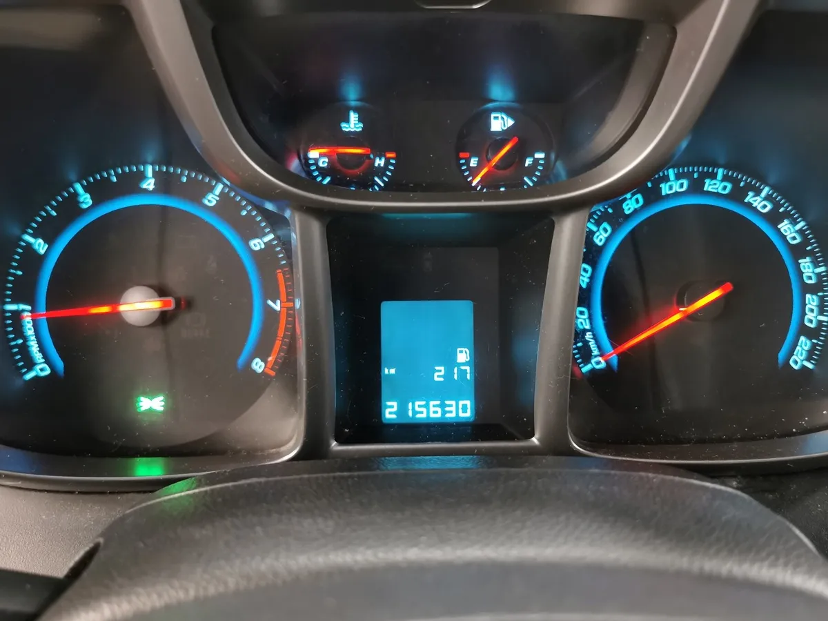 Chevrolet Orlando 1.8 MT (141 л.с.) Белый в АВИЛОН. Слайд №17