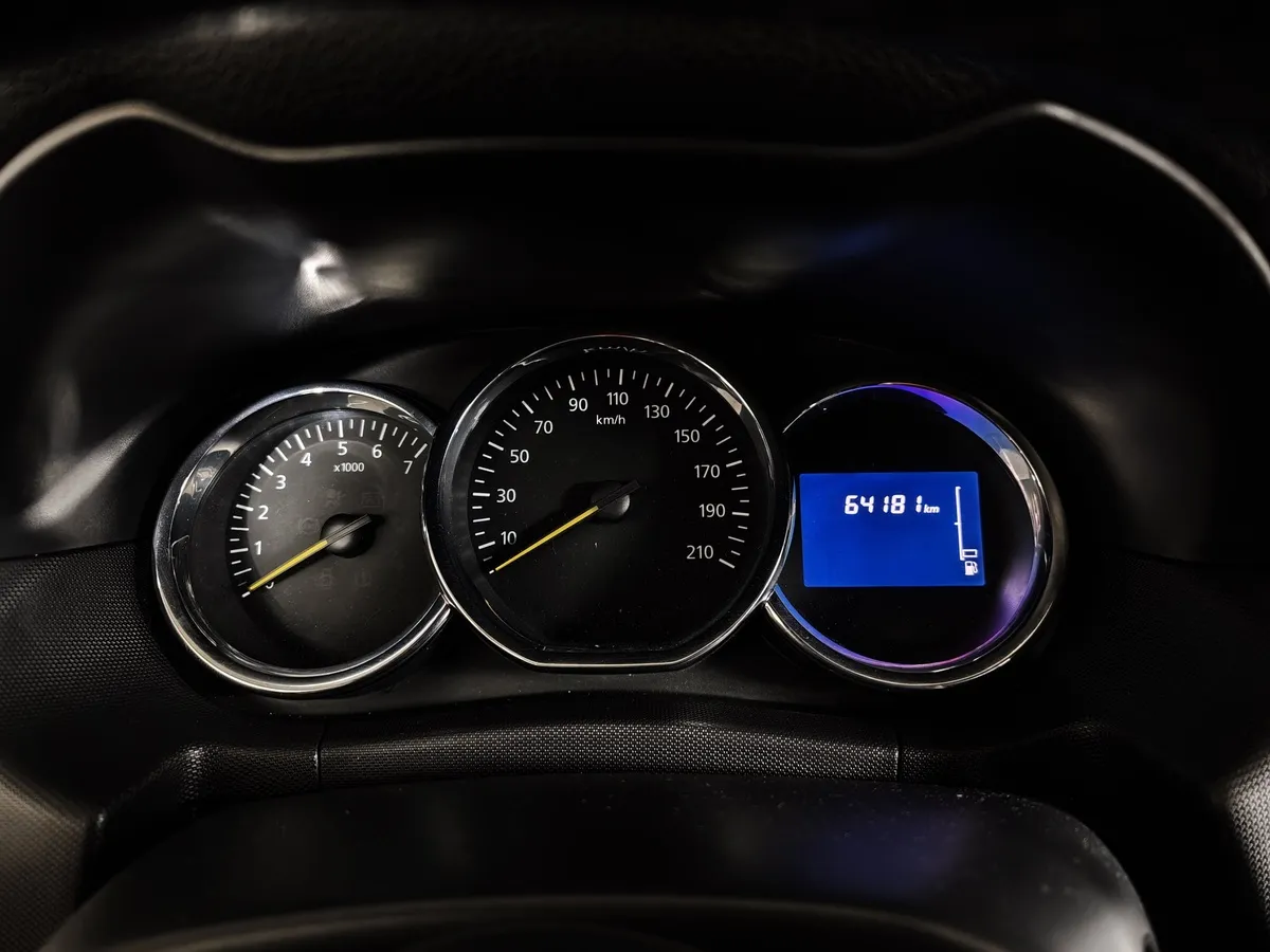 Renault Duster 2.0 AT 4x4 (143 л.с.) Luxe Privilege Коричневый в АВИЛОН. Слайд №17
