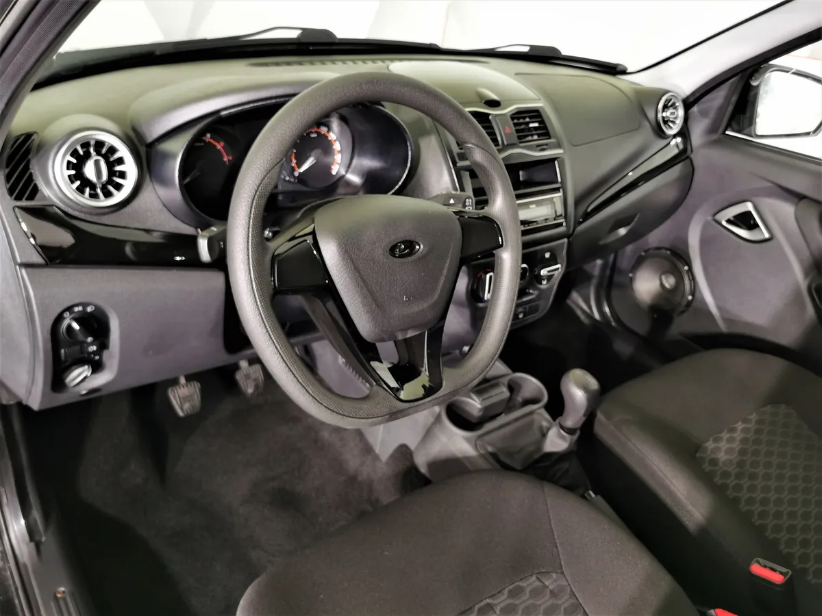 ВАЗ (Lada) Granta 1.6 MT 8кл (87 л.с.) Черный в АВИЛОН. Слайд №18
