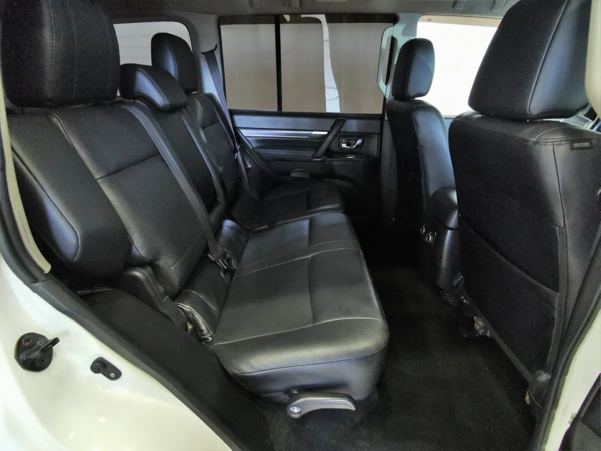 Mitsubishi Pajero 3.0 AT AWD (178 л.с.) Белый в АВИЛОН. Слайд №15