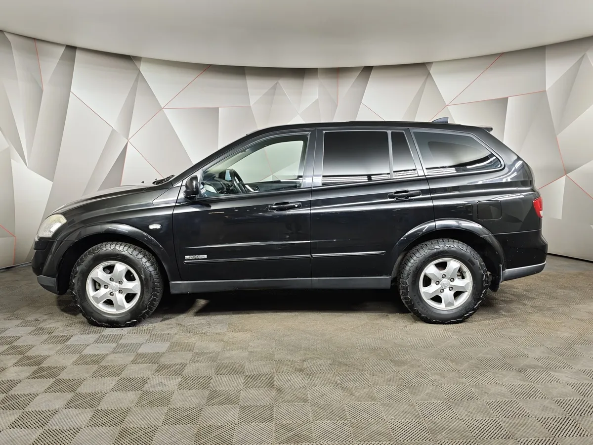 SsangYong Kyron 2.0 Xdi MT 4WD (141 л.с.) Черный в АВИЛОН. Слайд №5