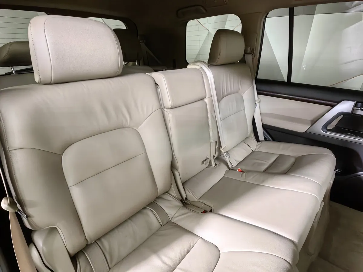 Toyota Land Cruiser 4.5 Twin-Turbo D AT 4WD (5 мест) (235 л.с.) Престиж Черный в АВИЛОН. Слайд №17