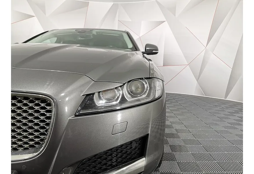 Jaguar XF 2.0 D AT AWD (240 л.с.) SE Серый в АВИЛОН. Слайд №10