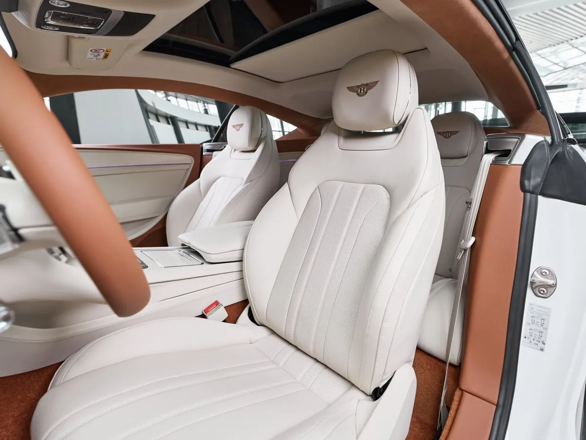 Bentley Continental GT 4.0h 8DCT 4WD (782 л.с.) Белый в АВИЛОН. Слайд №5