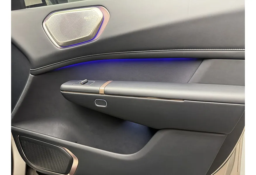 Lynk & Co 900 2.0 AT 4WD (884 л.с.) Ultra Белый в АВИЛОН. Слайд №9