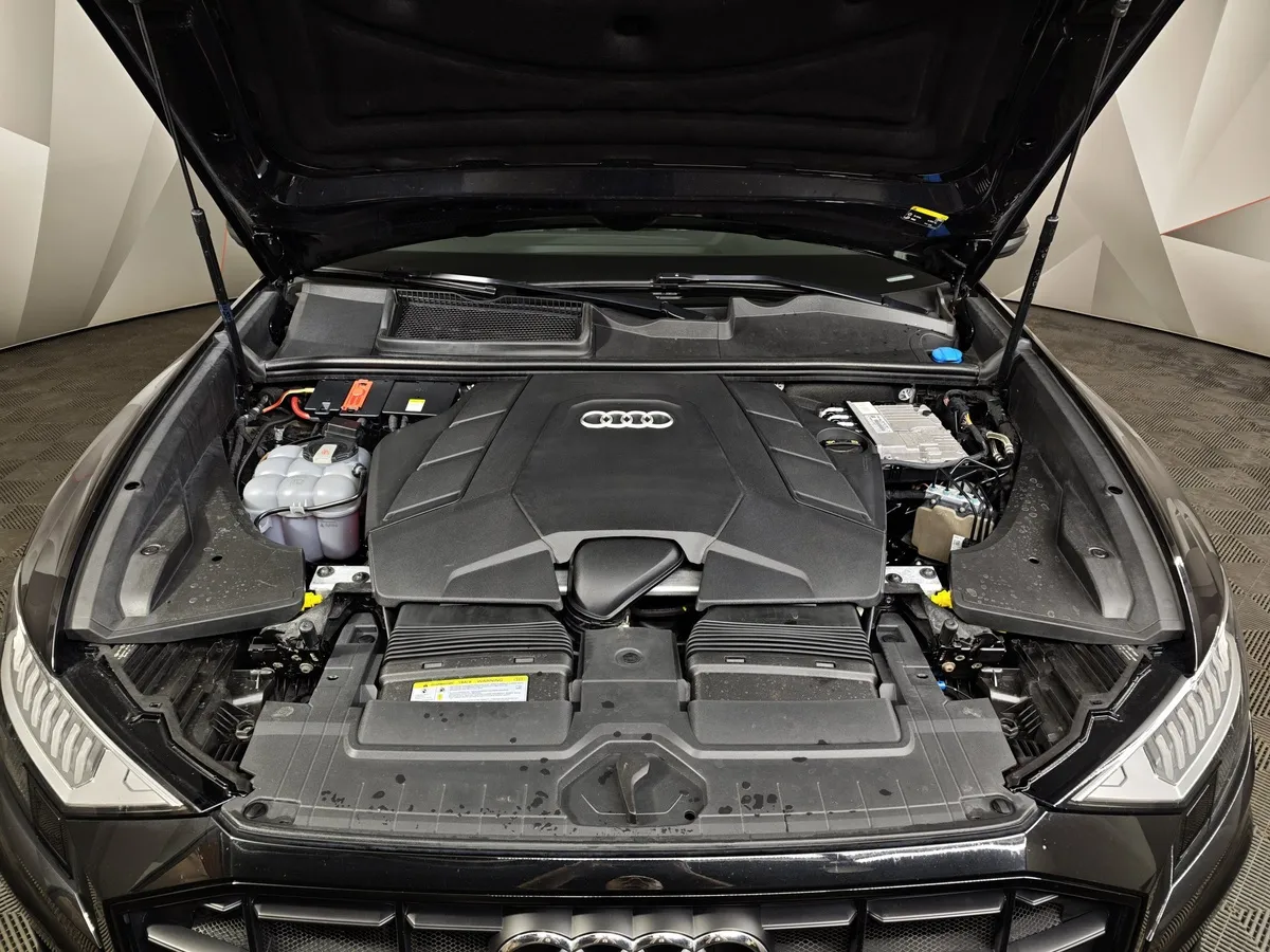 Audi Q8 55 TFSI Tiptronic quattro (340 л.с.) Черный в АВИЛОН. Слайд №10