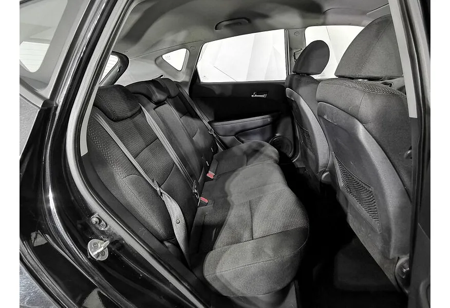 Hyundai i30 1.5 AT (110 л.с.) Elegance Черный в АВИЛОН. Слайд №17