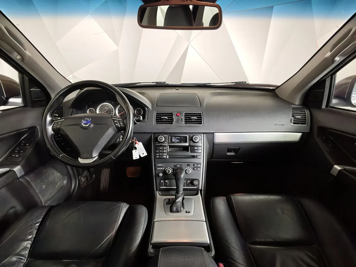 Volvo XC90 2.5 T5 Geartronic AWD (5 мест) (210 л.с.) Коричневый в АВИЛОН. Слайд №14