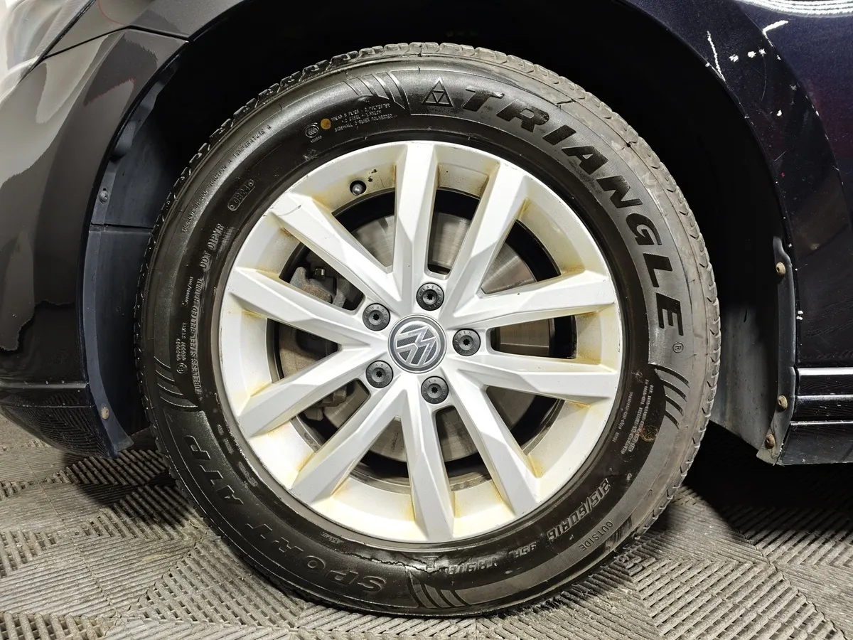 Volkswagen Passat 1.4 TSI BlueMotion DSG (150 л.с.) Highline Черный в АВИЛОН. Слайд №9