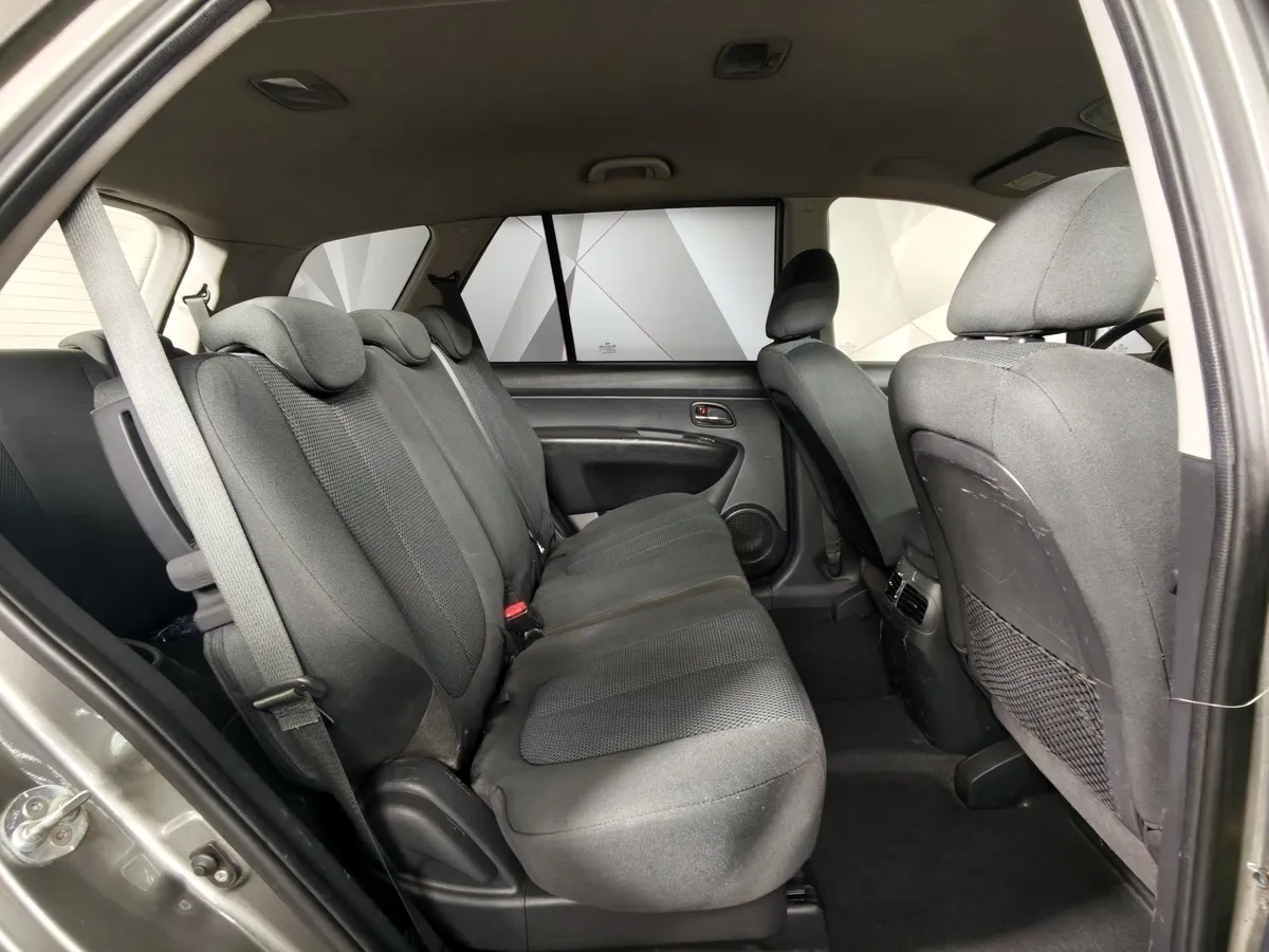 Kia Carens 2.0 AT (145 л.с.) Серый в АВИЛОН. Слайд №16