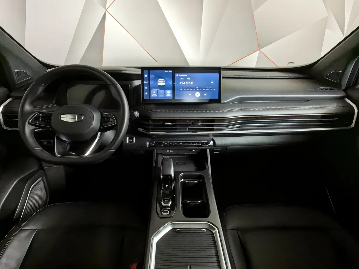 Geely Okavango 2.0T 7DCT 2WD (200 л.с.) Luxury Черный в АВИЛОН. Слайд №13