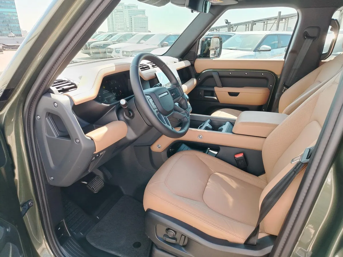 Land Rover Defender 3.0D D6H AT (249 л.с.) X-Dynamic HSE Зеленый в АВИЛОН. Слайд №7