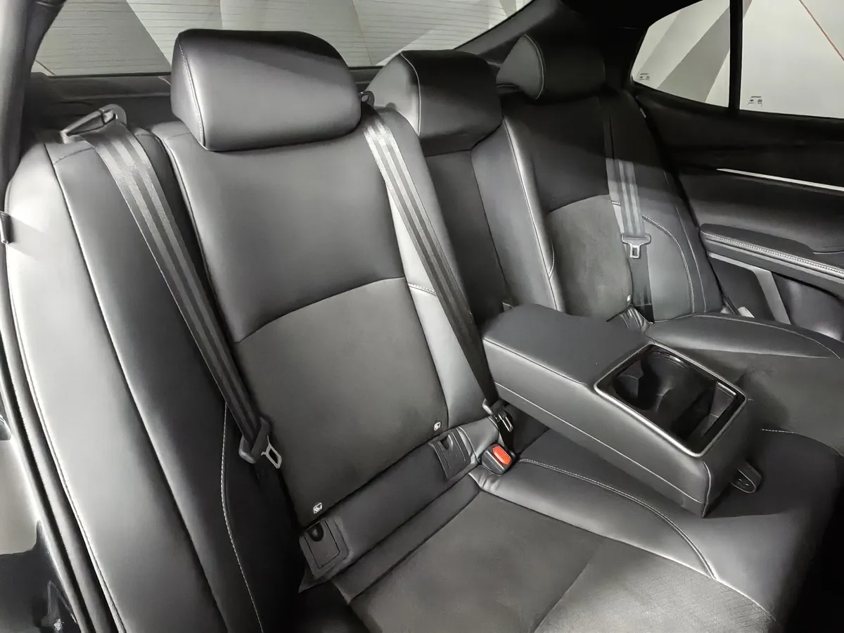 Toyota Camry 2.0 AT (173 л.с.) Sport Черный в АВИЛОН. Слайд №16