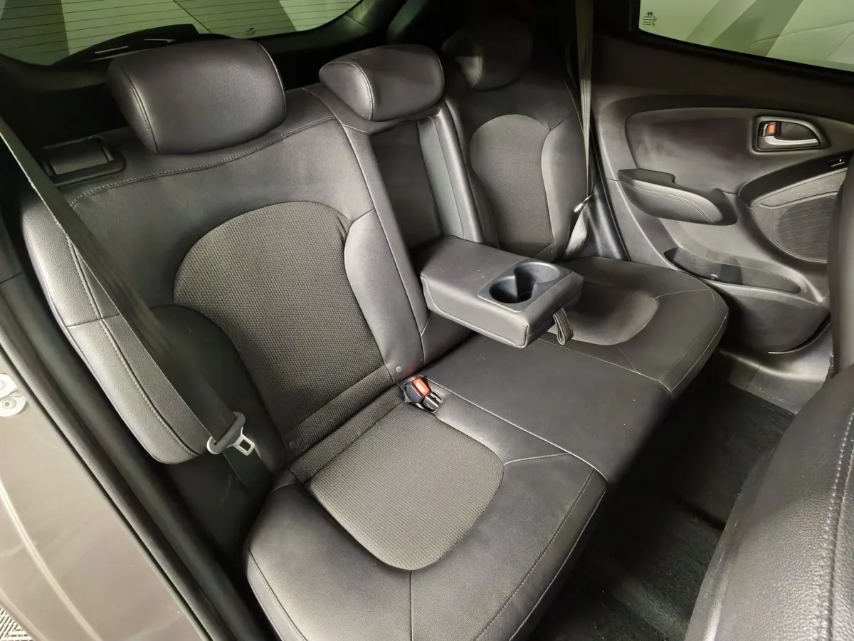 Hyundai ix35 2.0 AT 4WD (150 л.с.) Travel Коричневый в АВИЛОН. Слайд №16