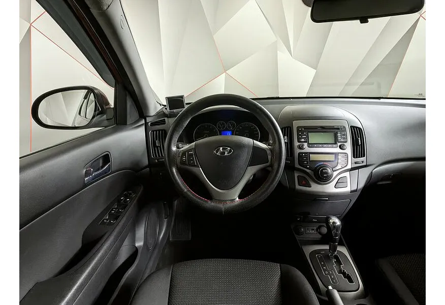 Hyundai i30 1.6 AT (126 л.с.) Красный в АВИЛОН. Слайд №20