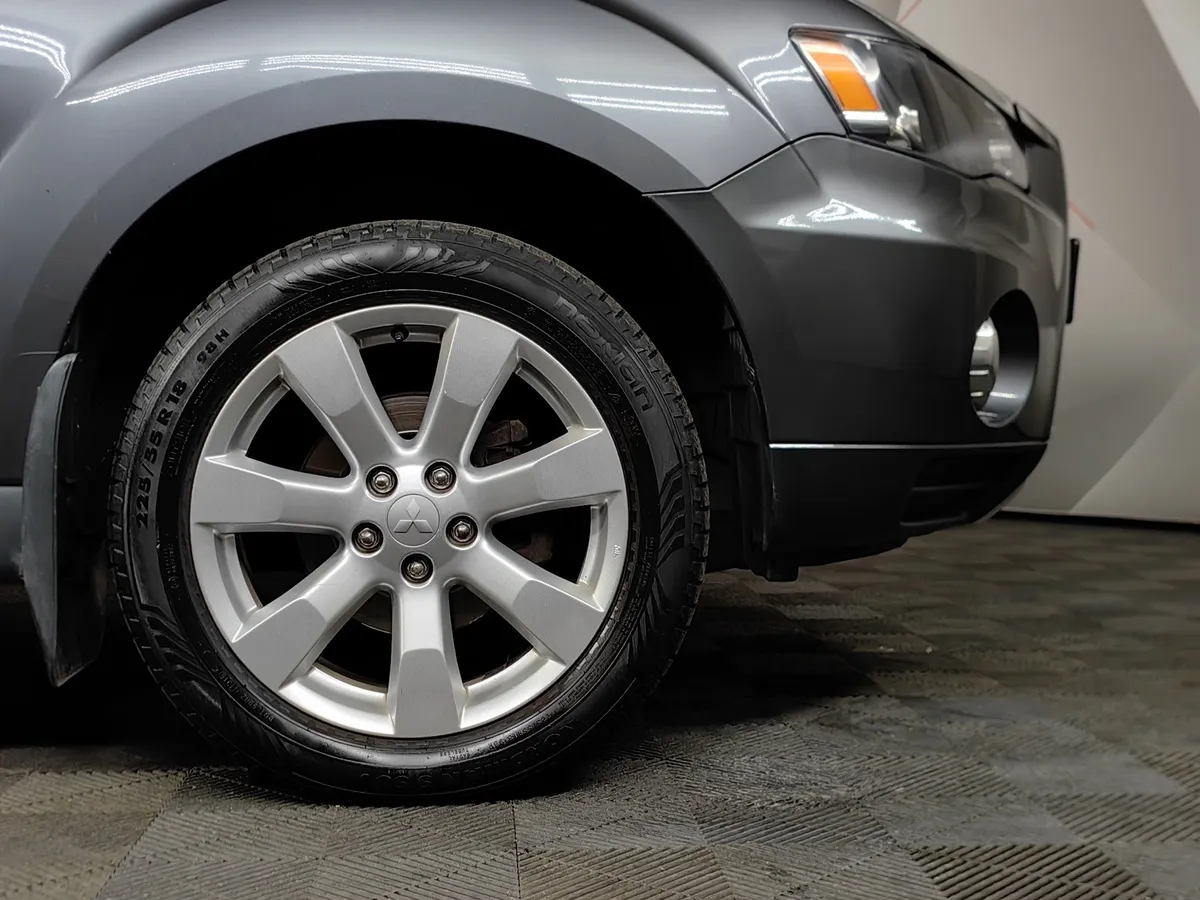 Mitsubishi Outlander 2.0 CVT 4WD (147 л.с.) Серый в АВИЛОН. Слайд №9