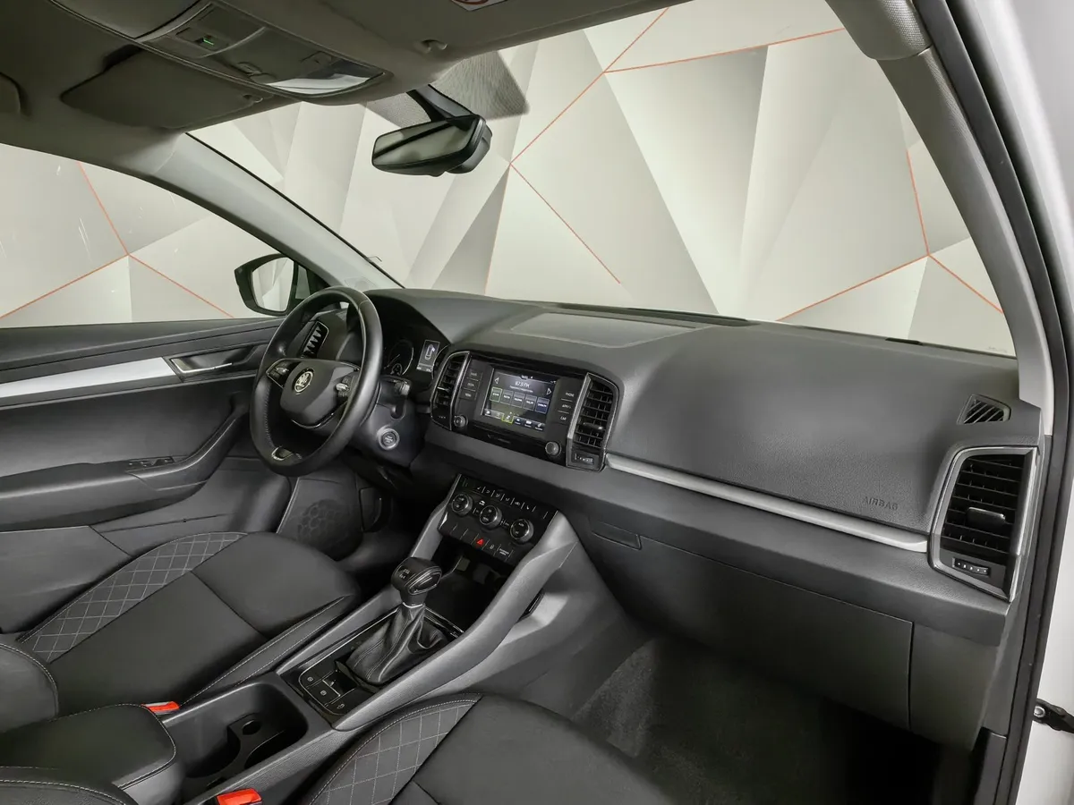 Skoda Karoq 1.4 AMT AWD (150 л.с.) Ambition Белый в АВИЛОН. Слайд №12