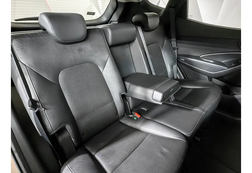Hyundai Santa Fe 2.4 AT 4WD (175 л.с.) Sport Золотой в АВИЛОН. Слайд №17