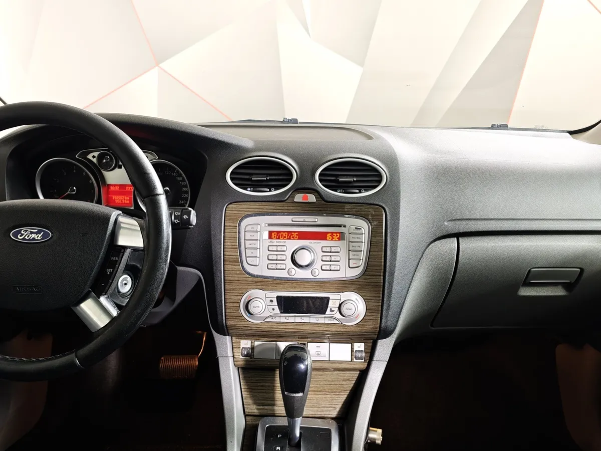 Ford Focus 2.0 AT (145 л.с.) Серебристый в АВИЛОН. Слайд №15