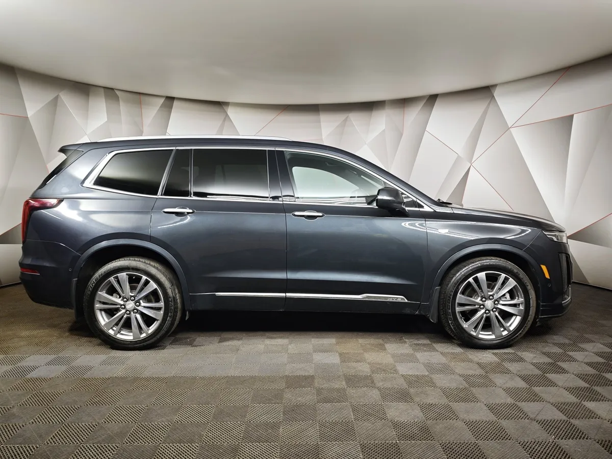 Cadillac XT6 2.0T AT AWD (200 л.с.) Sport Черный в АВИЛОН. Слайд №6
