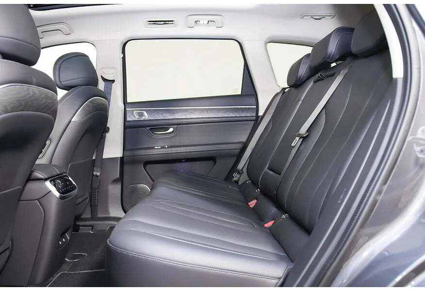 Seres M7 1.5 AT AWD (439 л.с.) Max Серый в АВИЛОН. Слайд №9