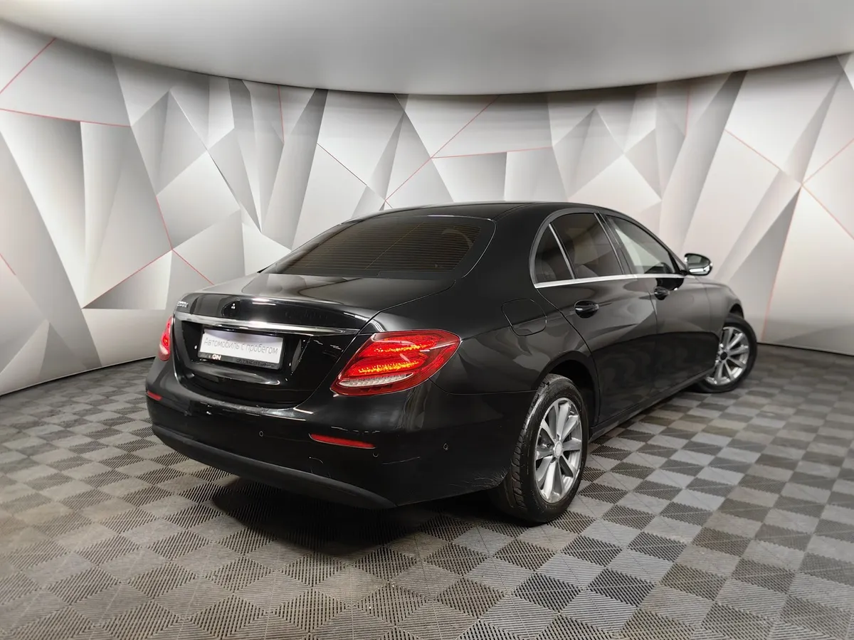 Mercedes-Benz E-Класс E 200 d 9G-TRONIC (150 л.с.) Premium Черный в АВИЛОН. Слайд №2