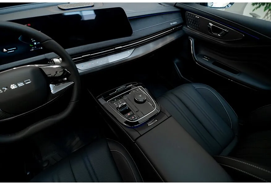 АВИЛОН - EXEED LX 1.6T 7DCT 4WD (150 л.с.) Premium Серый - slide 8