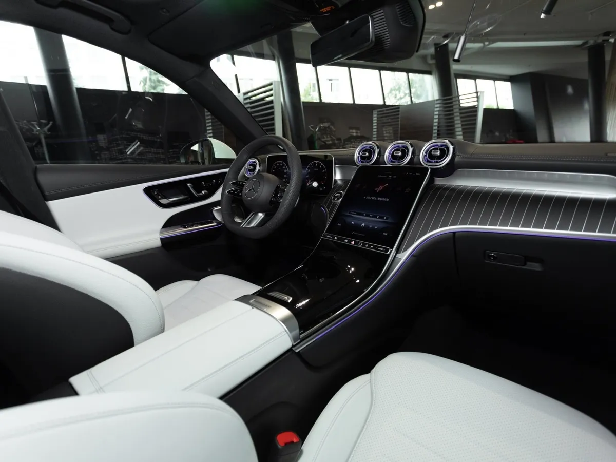 Mercedes-Benz GLC 300 4MATIC 9G-TRONIC (258 л.с.) Белый в АВИЛОН. Слайд №12