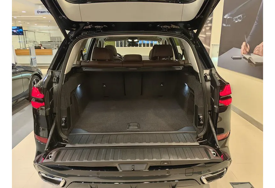 BMW X5 xDrive30Li (258 л.с) X Черный в АВИЛОН. Слайд №17