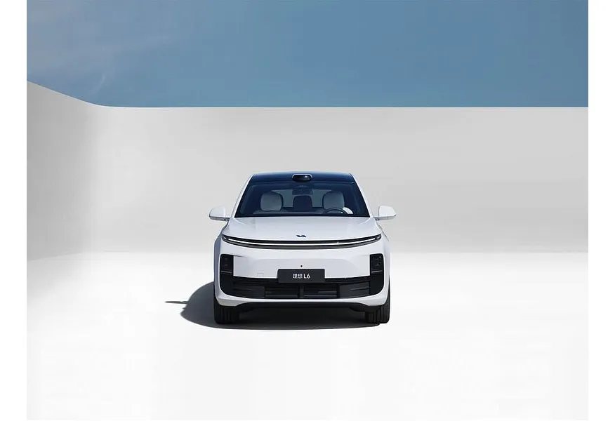 Li Auto L6 1.5 AT 4WD (150 л.с.) Max Белый в АВИЛОН. Слайд №3