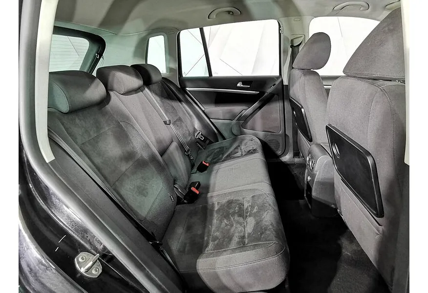 Volkswagen Tiguan 2.0 TDI 4Motion AT (140 л.с.) Track & Field Черный в АВИЛОН. Слайд №17