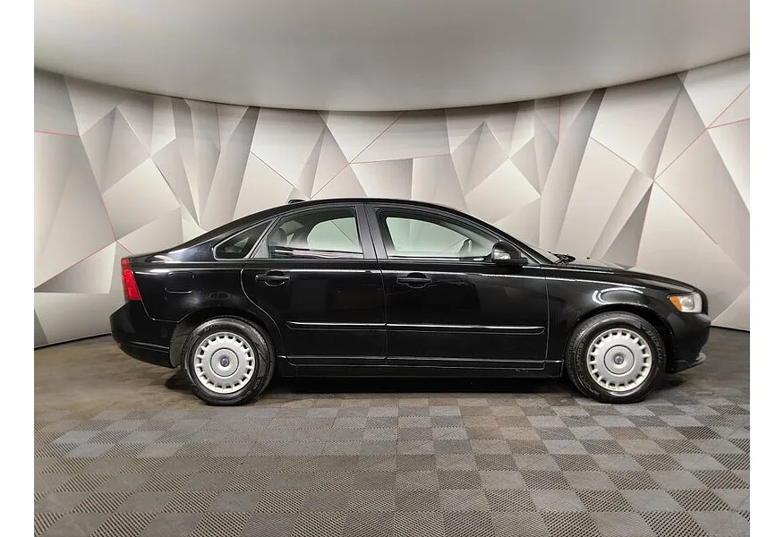 Volvo S40 1.6 MT (100 л.с.) Черный в АВИЛОН. Слайд №4
