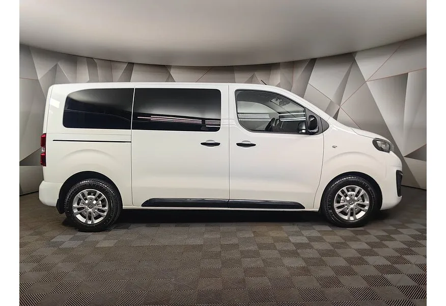 LIVE. Слайд №4