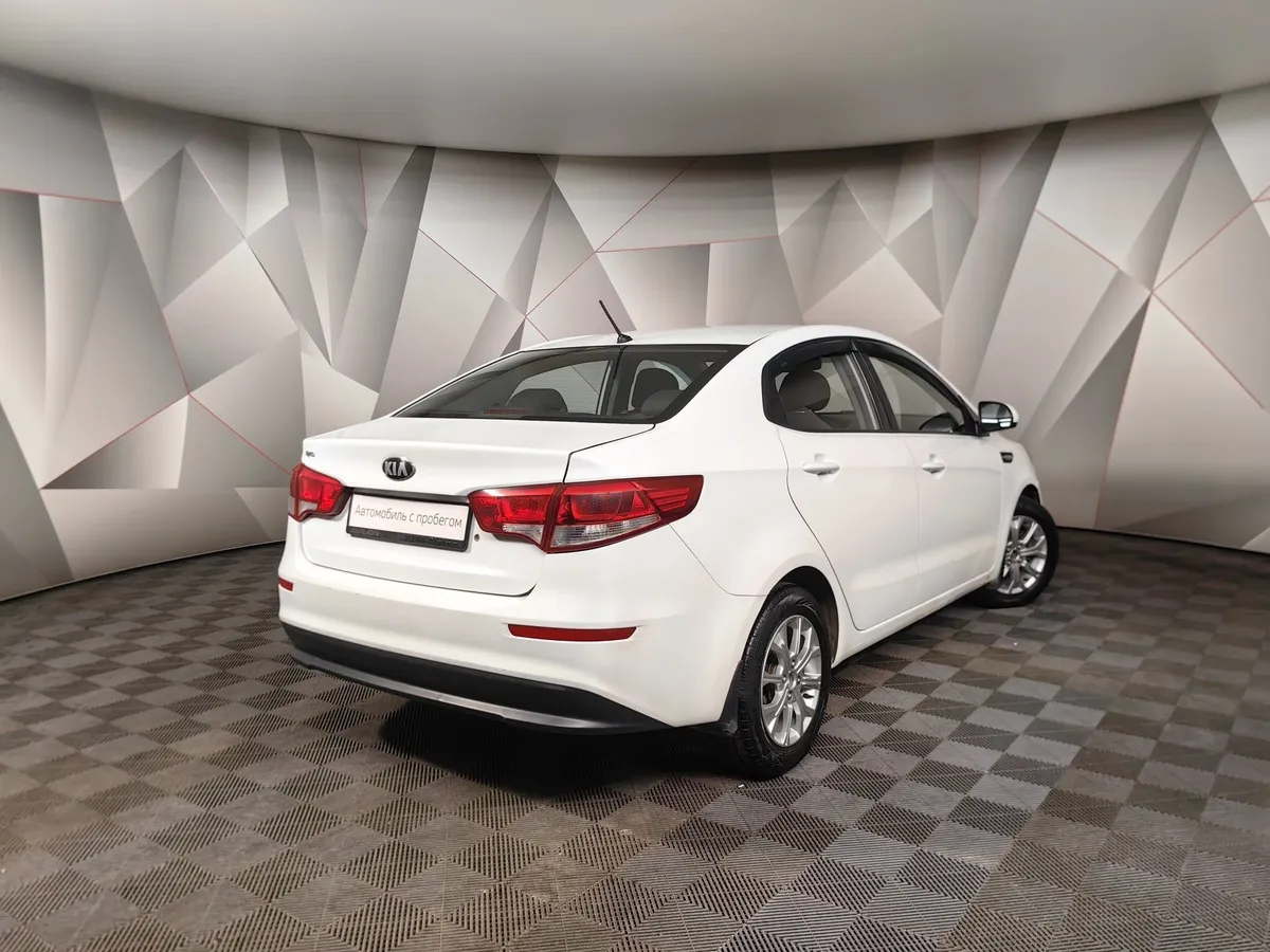 Kia Rio 1.6 AT (123 л.с.) Белый в АВИЛОН. Слайд №2