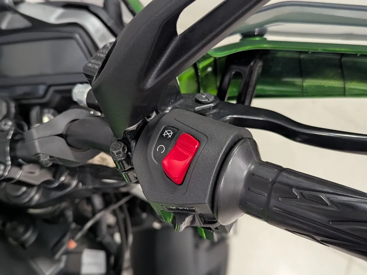 BAJAJ Dominar 400 400 см³ (40 л.с.) 400 Зеленый в АВИЛОН. Слайд №10
